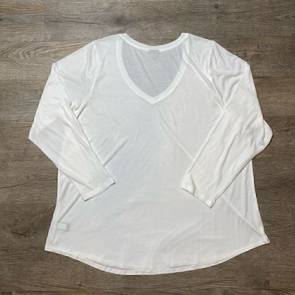Torrid White Long Sleeve Tshirt Basic Top Tunic Size 4X Stretch Pristine Cond. - Picture 4 of 9